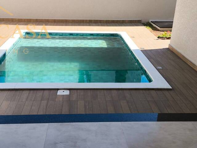 #256 - Casa em condomínio para Venda em Votorantim - SP